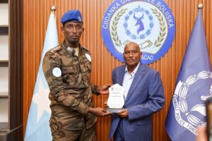 Djibouti Police Chief Visits Somalia to Deepen Security, Counterterrorism Cooperation 10 the delegation toured Haramcad Police Command and received award