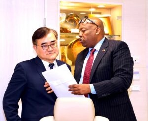 Somaliland Ambassador Mahmoud Adam Jama with officials of EximBank Taiwan2